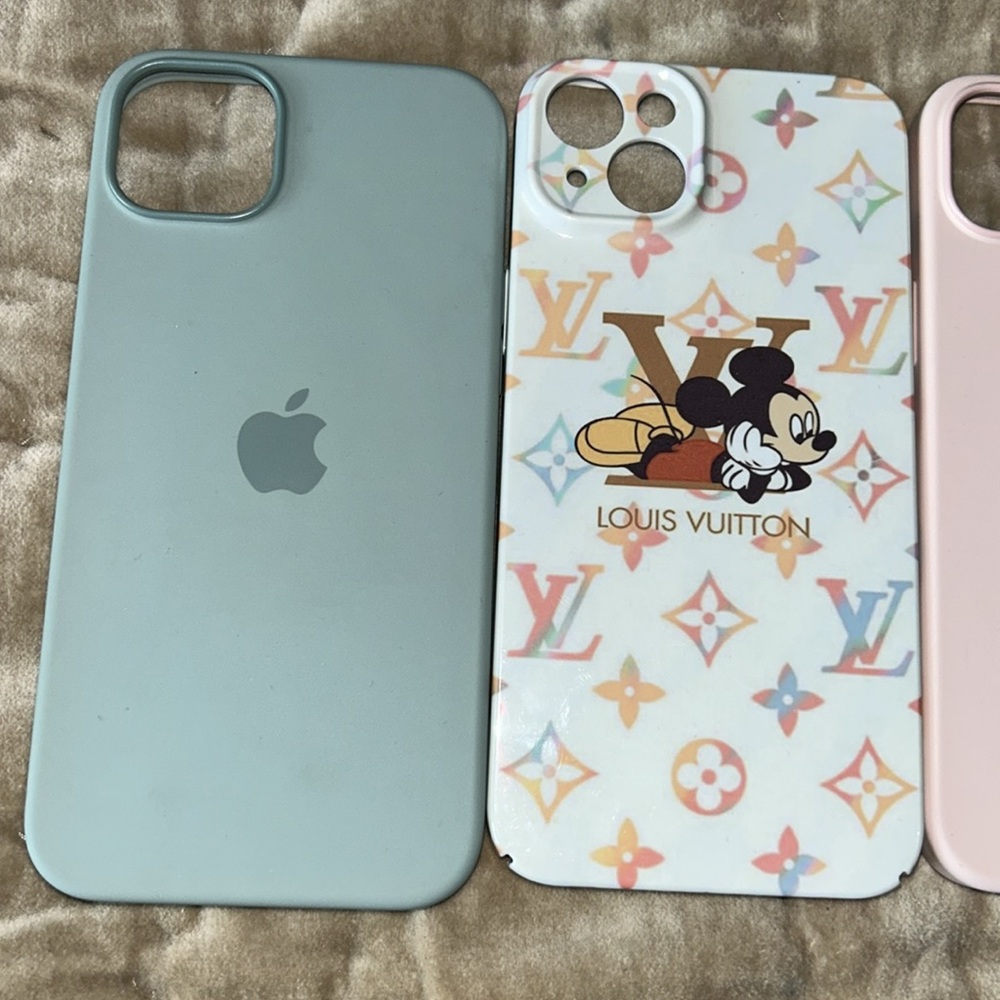 Lot of three iPhone 14 Plus cases two are apple - Picture 3 of 3